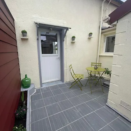 Petit Maison Avec Terrasse Exposee Sud